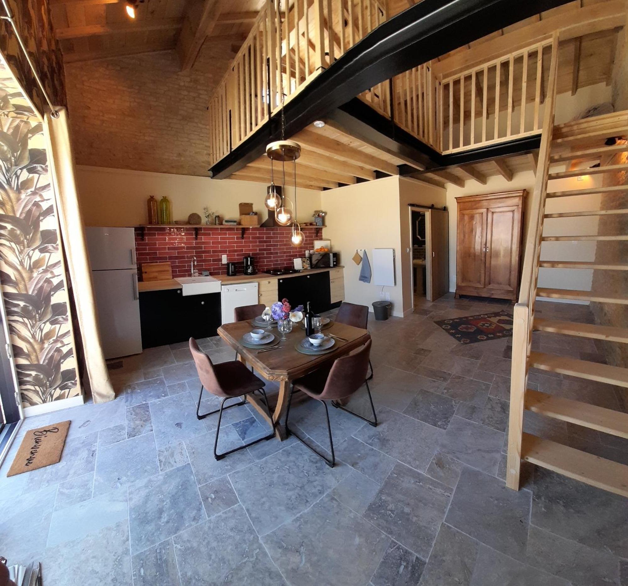 Angliers  La Galuche B&B 외부 사진